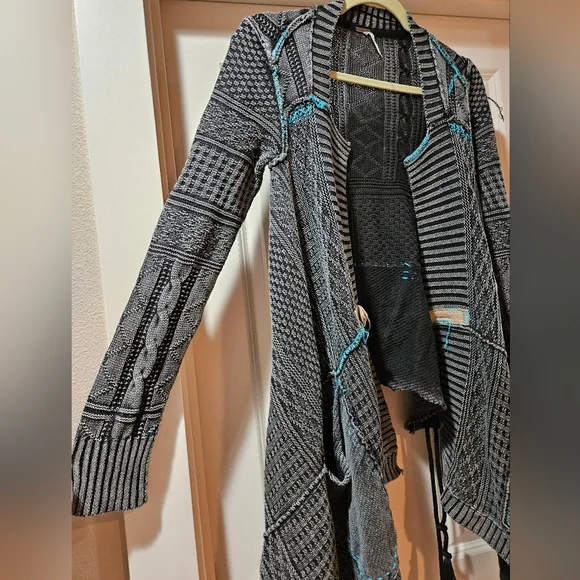 Free People All Washed Out Cardi Asymmetrical Hem Tassel Tie Front Black Small - Picture 5 of 16